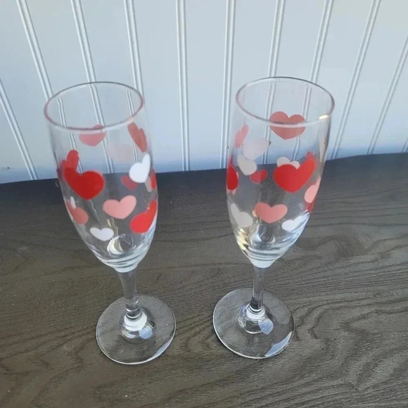 Set of 2, Valentine's Heart Champagne Glasses 8" Tall Red Pink White - Picture 3 of 8